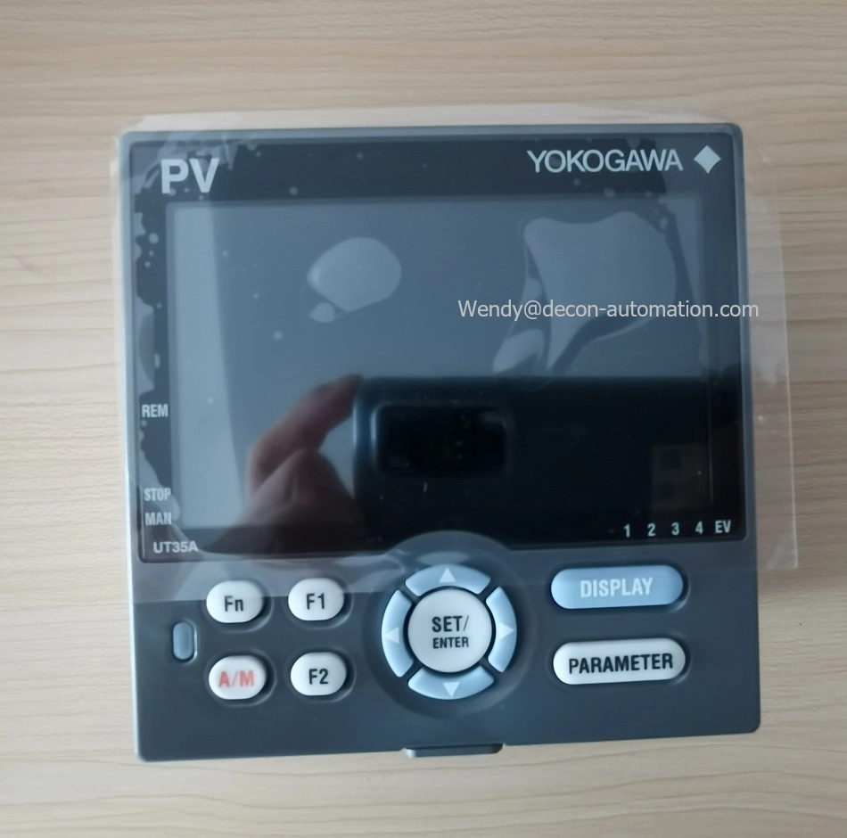 Yokogawa Ut35A-000-11-00 100-240 V AC Temperature Controller